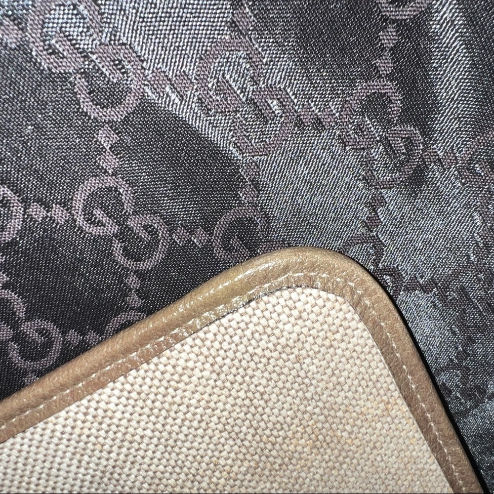 Vintage Gucci Clutch - Picture 5 of 10